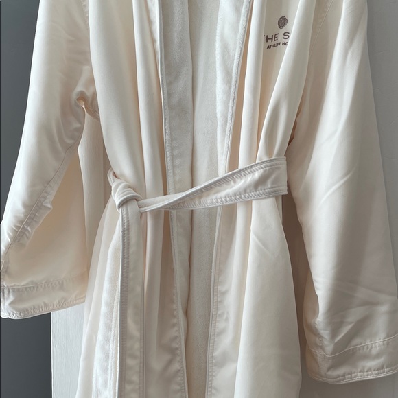 Women's Cream Robe - Picture 5 of 9